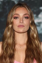 Lili Simmons